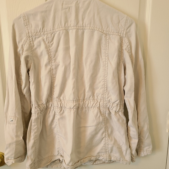 Loft Jacket - Picture 2 of 3